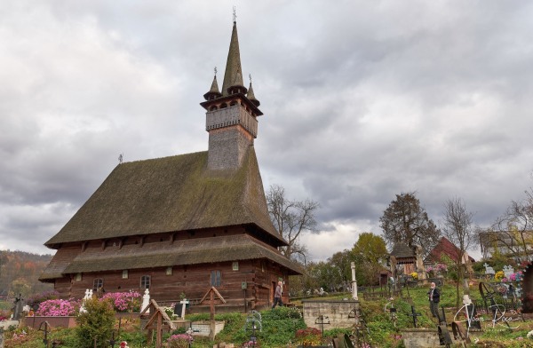 Basílica de San Nicolás en Budești Josani Basílica de San Nicolás en Budești Josani
