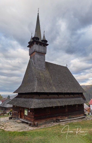 Basílica de San Nicolás en Budești Josani Basílica de San Nicolás en Budești Josani
